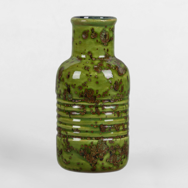 CG-716 Pagoda Green over EL-142 Grass