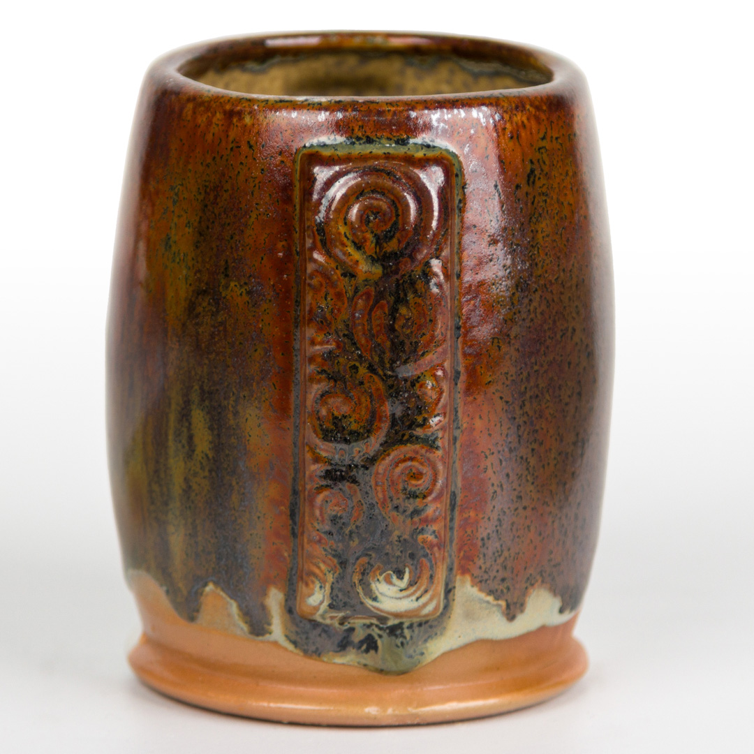 SW-178 Fool’s Gold over SW-228 Beetlewing on EG-007 Terracotta Engobe