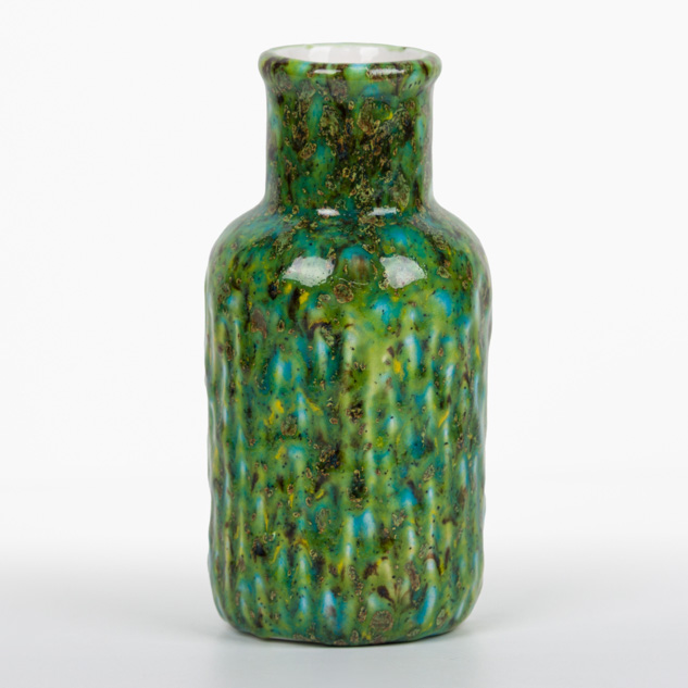 CG-979 Meadow over CG-716 Pagoda Green